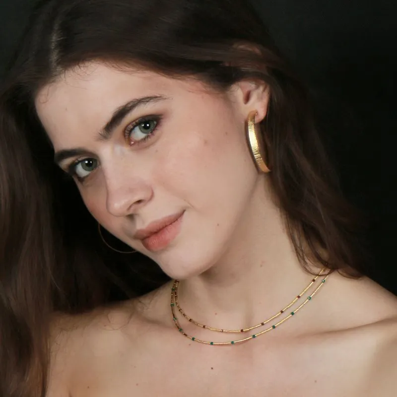 Rosario Choker Modella.webp