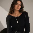 Tie Round Rhodium uso.webp